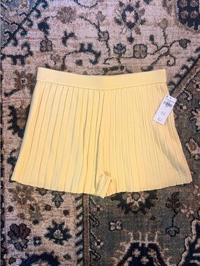 Abercrombie & Fitch Pleated Knit Yellow Shorts